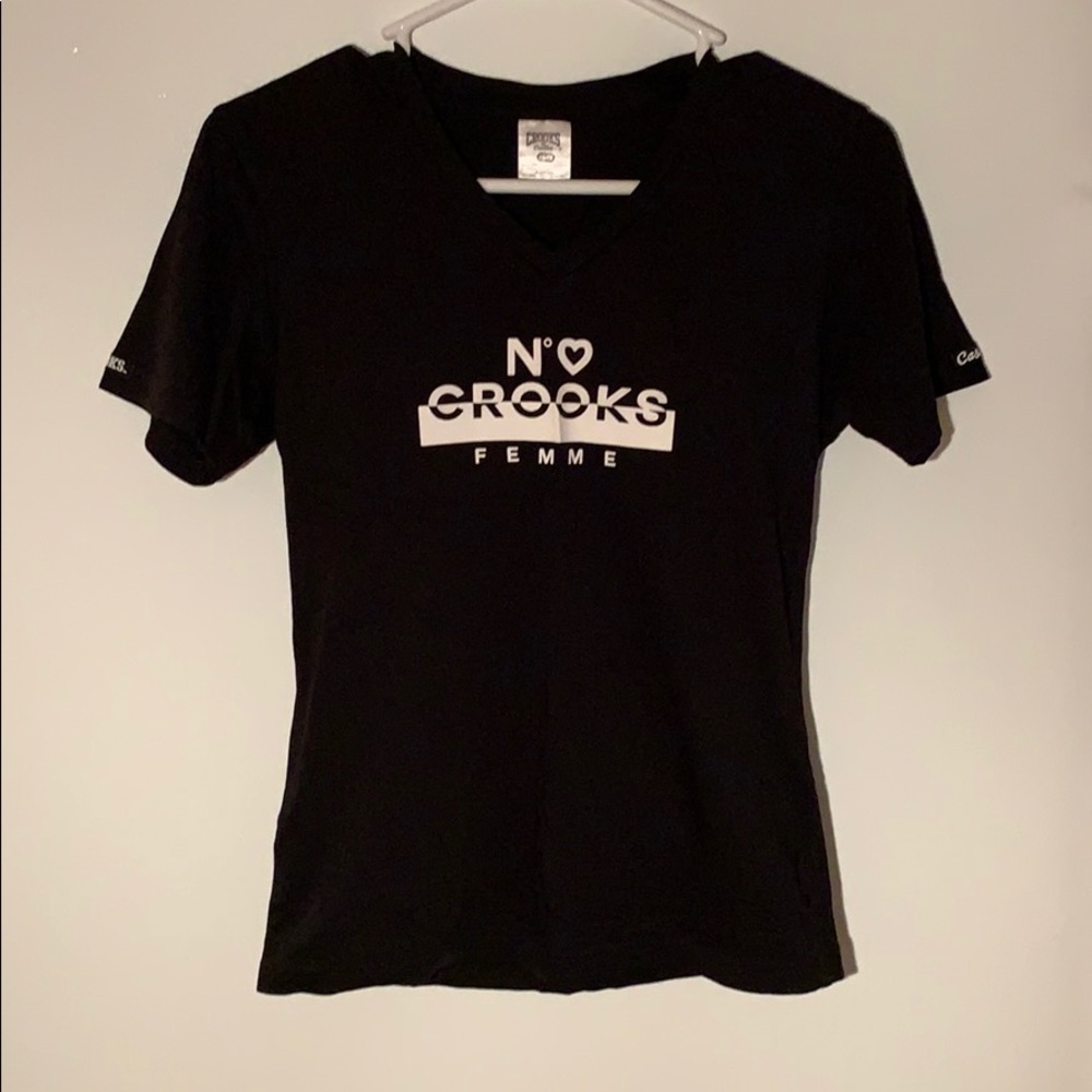 Black tee